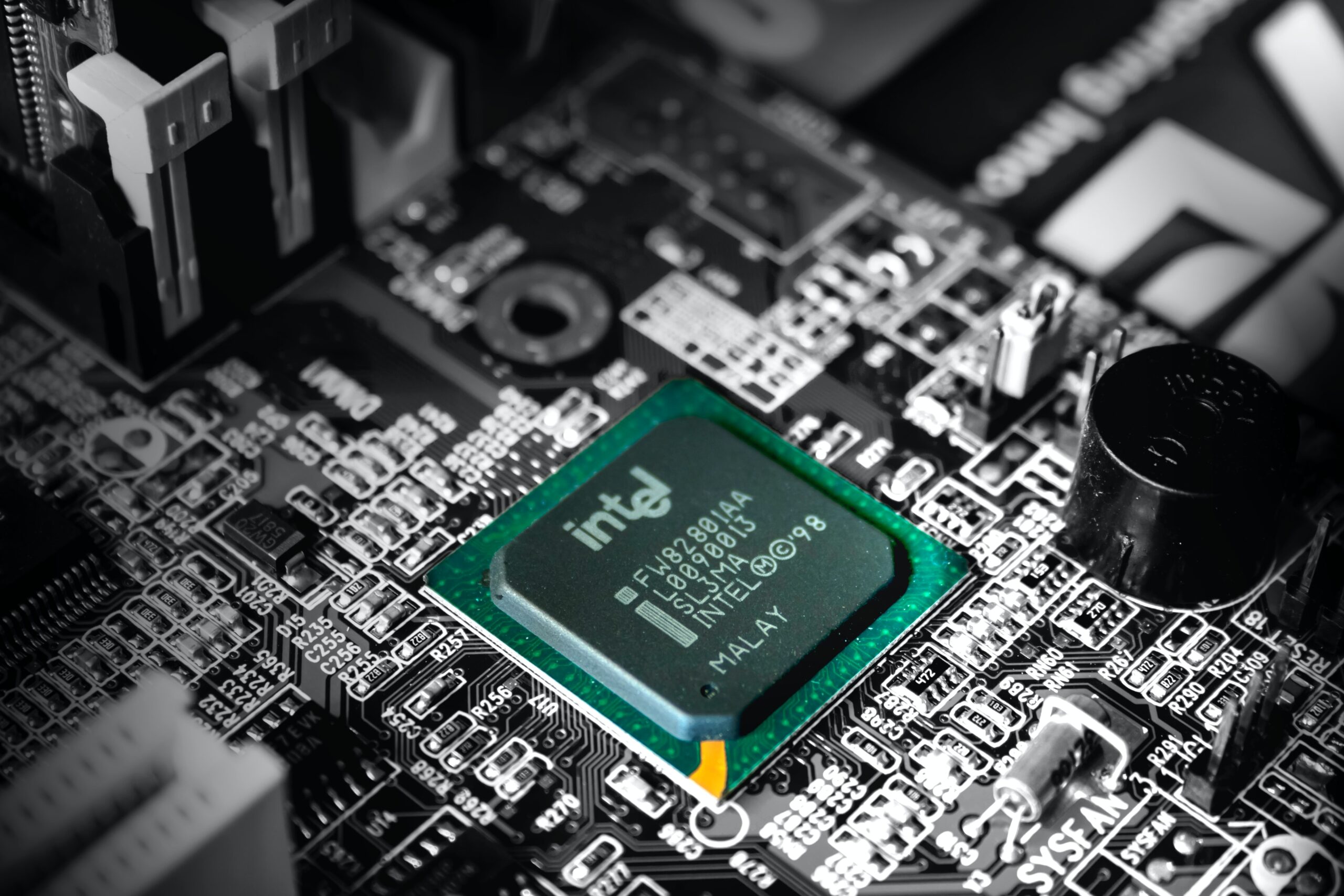 The Switch from Intel to ARM Processors: What It Means for Device Management